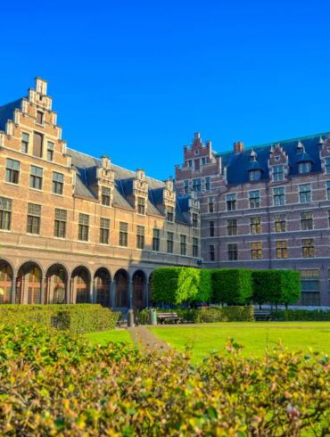 11-metis vunderkindas „su pagyrimu“ baigė fizikos studijas Antverpeno universitete