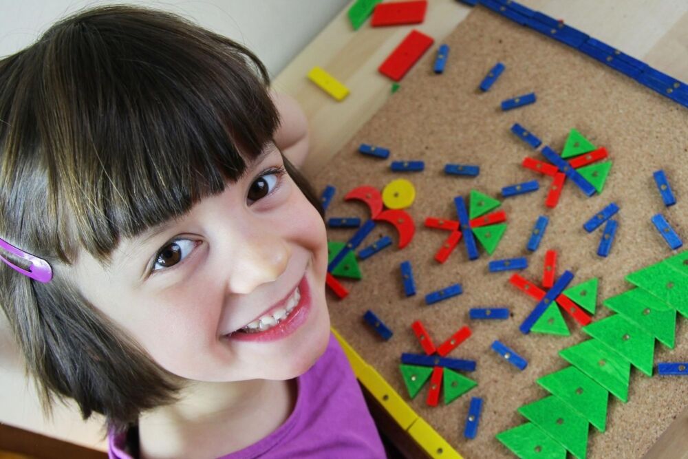 Montessori žaislai: ar jie tikrai tokie naudingi?