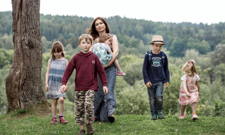 7 vaikų mama Sabina Daukantaitė: saldainių ir dovanų vaikams už perskaitytas knygas niekada nežadu
