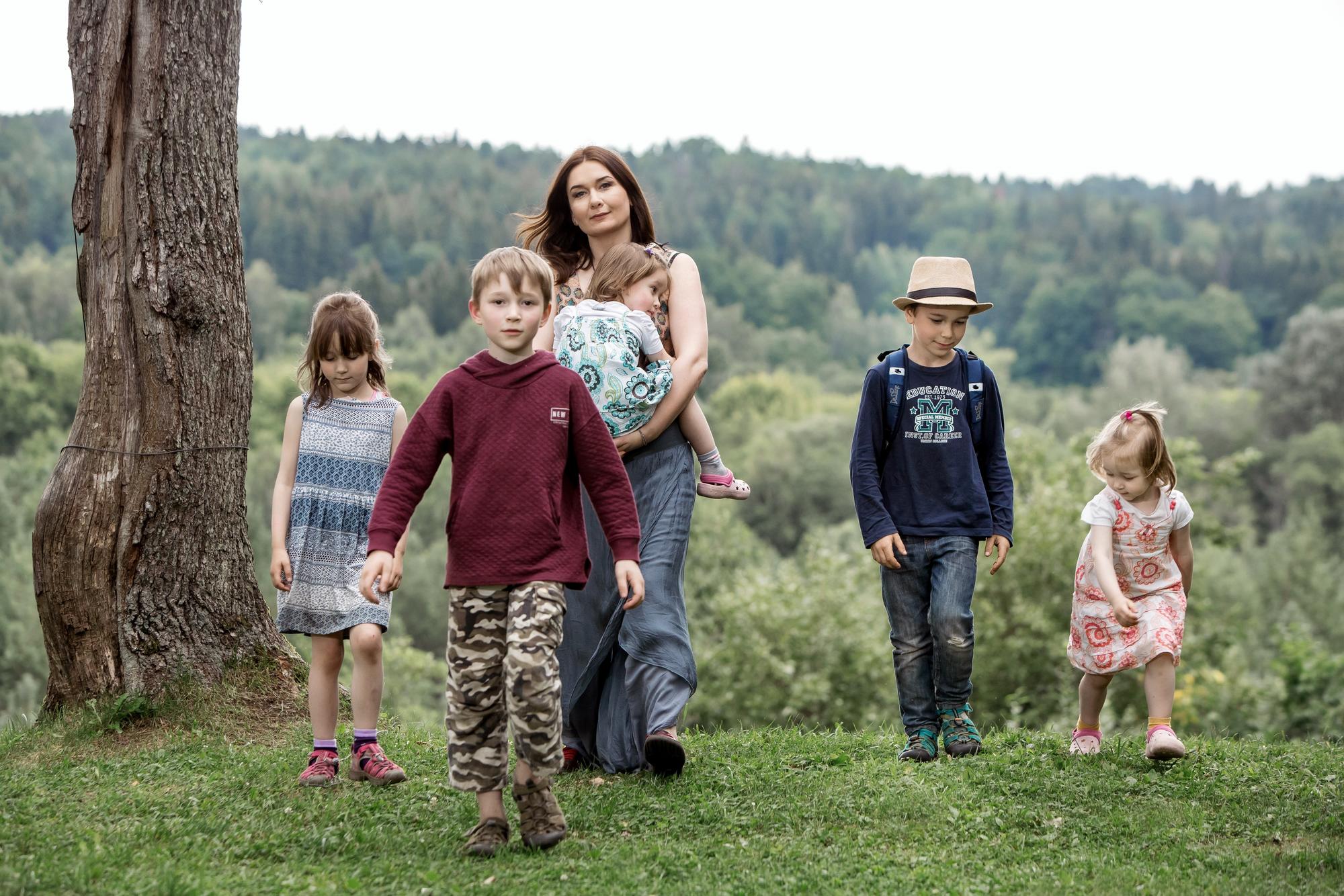 7 vaikų mama Sabina Daukantaitė: saldainių ir dovanų vaikams už perskaitytas knygas niekada nežadu