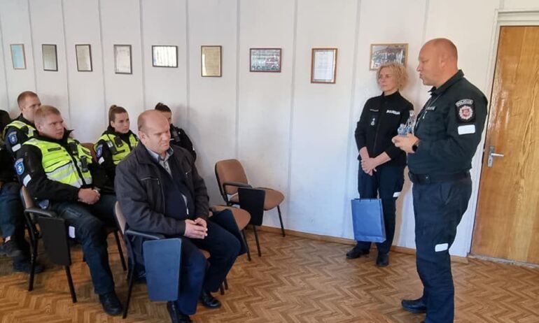 Angelas sargas – juo mažametei tapusiam kelmiškiui