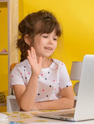 Atgal į mokyklą: kaip išsirinkti kompiuterį kiekvieno mokinio ir studento poreikiams?