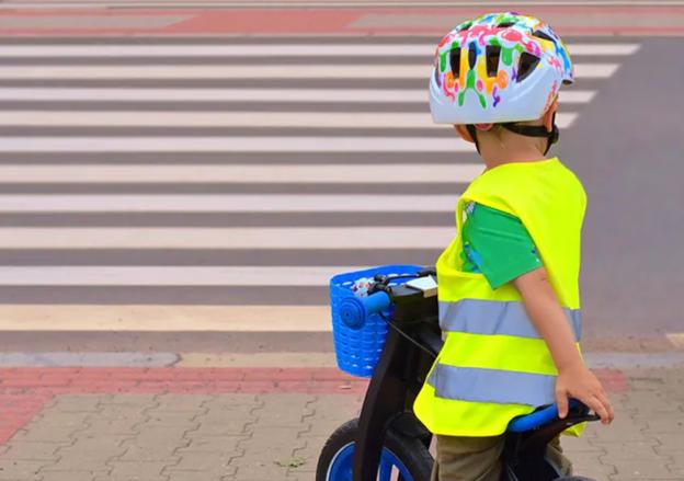 Atšvaitai vaikams: kodėl taip svarbu juos nešioti?