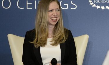 Chelsea Clinton taps daugiavaike mama