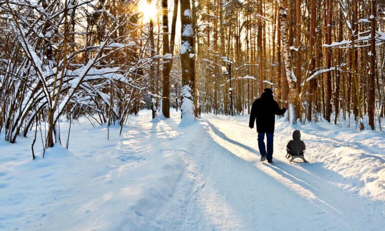 Dėl slidžių kelių mokiniai gali nevykti į mokyklas