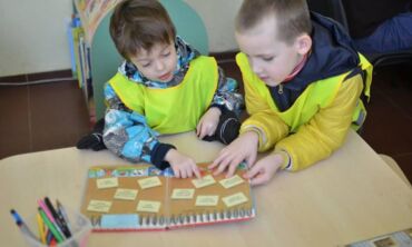 Dienos patarimas: kaip bent pusvalandžiui užimti vaikus naudingomis veiklomis?