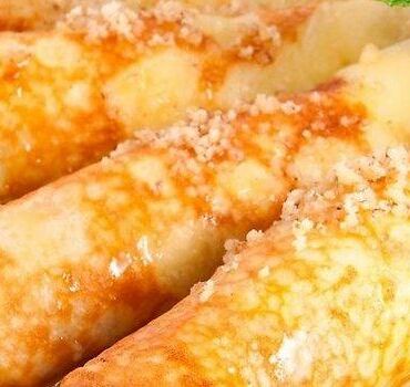 Dienos receptas: lietiniai su varške ir karamelizuotais bananais
