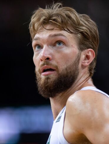 Domantas Sabonis su žmona Shashana Rosen susilaukė pirmagimio