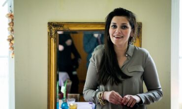 Eglė Skrolytė į mokyklą išleidžia dukrytę Meilę