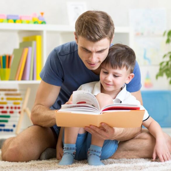 Emocinio intelekto tėvai mokosi kartu su vaikais skaitydami 