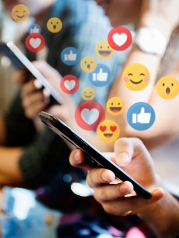 „Facebook“ eros pabaiga? Paaugliai renkasi „Youtube“