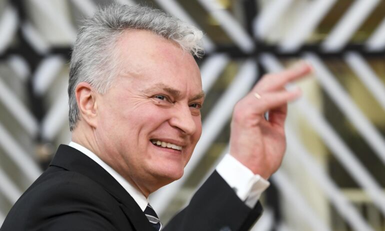 G. Nausėda apie mokymąsi karantino sąlygomis: mokiniams ir mokytojams galima rašyti aukščiausią pažymį