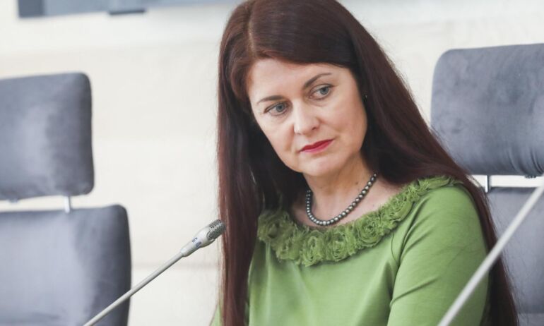 „Gelbėkit vaikus“ vadovė: mūsų išgyvenimas yra pakibęs ant plauko