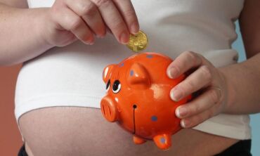 Gimusiam penketukui žmonės aukoja pinigus ir daiktus