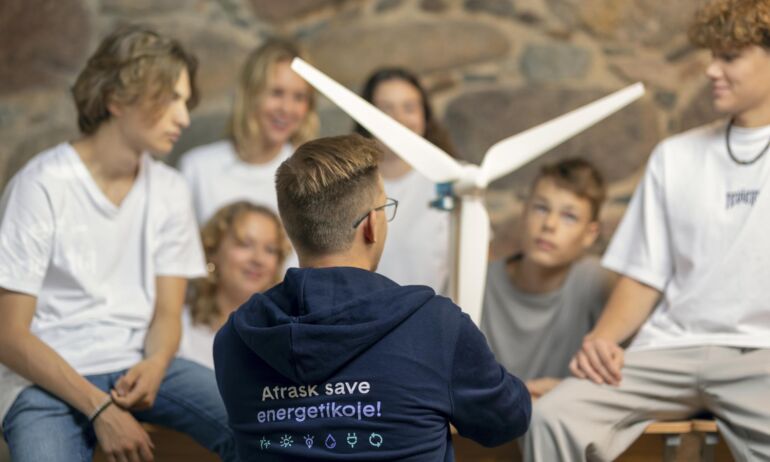 „Ignitis grupė“ kviečia moksleivius „šešėliuoti“: iš arti supažindins su profesijomis energetikos sektoriuje
