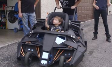 ĮSPŪDINGA: vaikiškas vežimėlis – Betmeno automobilio kopija (FOTO)