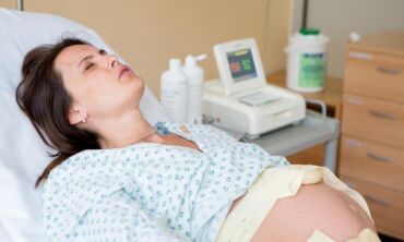 Itin retas atvejis: Izraelyje dvi gimdas turinti moteris pagimdė dvynukus