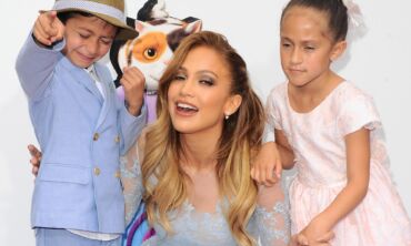 Jennifer Lopez dvynukai ožiavosi ant raudonojo kilimo (FOTO)