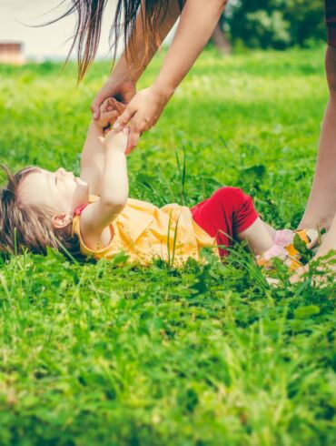 Ką iš tiesų reiškia auginti vaikus ir būti MAMA