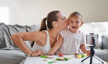 Kai žaidimai tampa darbu: kas uždirba iš „kidfluencerio“ veiklos?