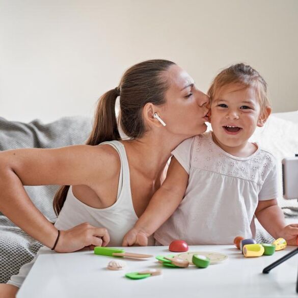 Kai žaidimai tampa darbu: kas uždirba iš „kidfluencerio“ veiklos?