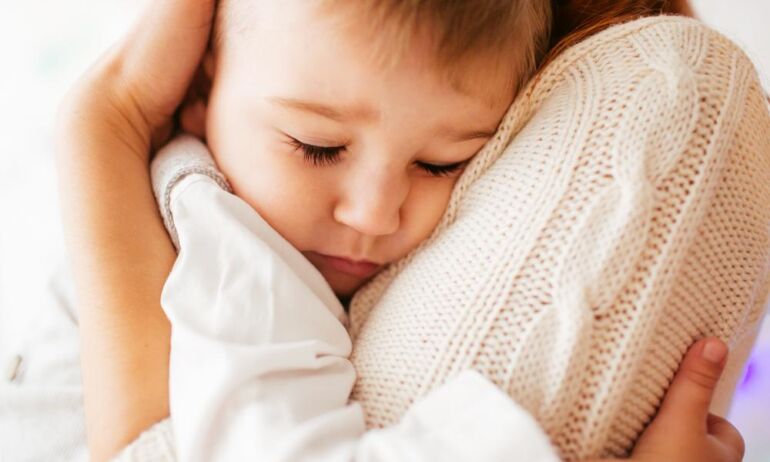 Kaip namuose ugdyti vaikų emocinį intelektą: patarimai tėvams