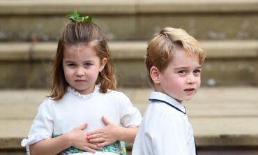 Karališkose vestuvėse – seniai matyti princai George ir Charlotte