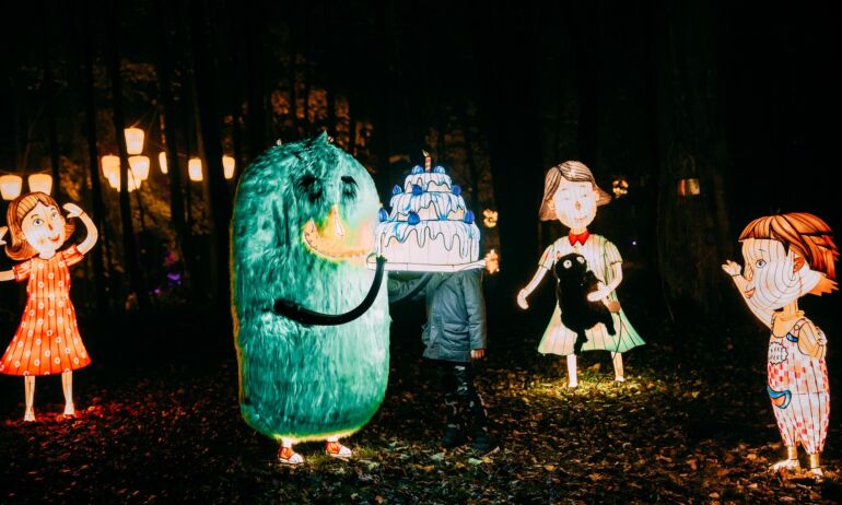 Kaune tarp šimtamečių ąžuolų apsigyveno knygų herojai