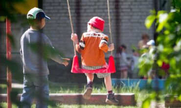 Kokio amžiaus vaikui geriausia pradėti lankyti darželį?