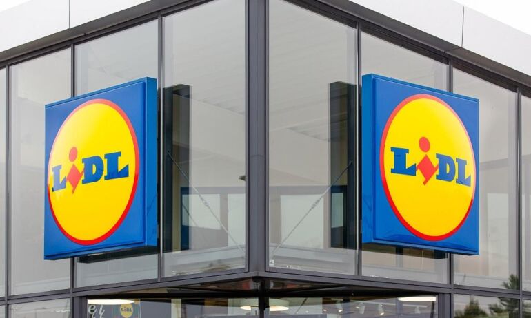 „Lidl" skelbia
