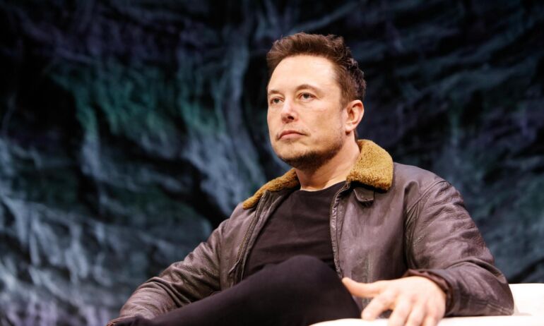 Milijardierius Elon Musk su savo darbuotoja Shivon Zilis slapčia susilaukė dvynių