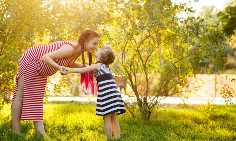 Motinos dienos proga – dovana esamoms ir būsimoms mamoms