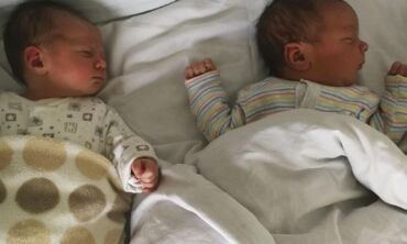 Neįtikėtina istorija: kaip sesės Donata ir Enrika pagimdė vienu metu