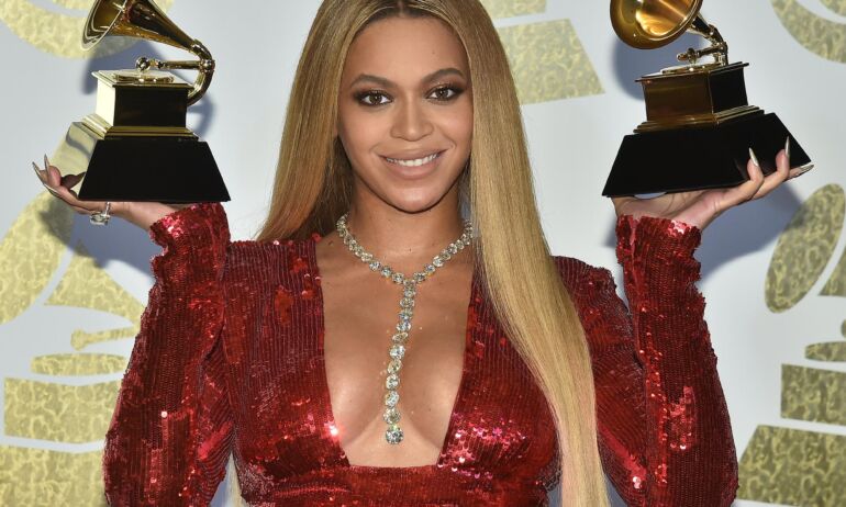 Nėščia Beyonce paviešino naujausias savo nuotraukas