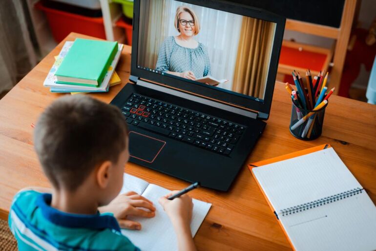 Nuotolinis mokymas: rezultatai rodo mokytojų profesionalumą