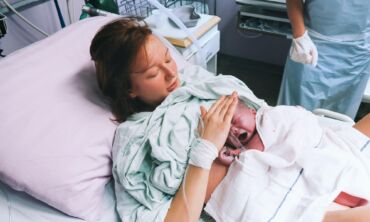 Nuotrauka iš gimdymo atėmė žadą ne vienam