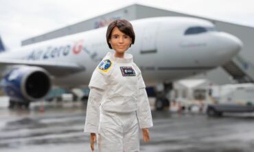 Padės įgyvendinti svajones: lėlės barbės kūrėjai sieks įkvėpti moteris tapti astronautėmis