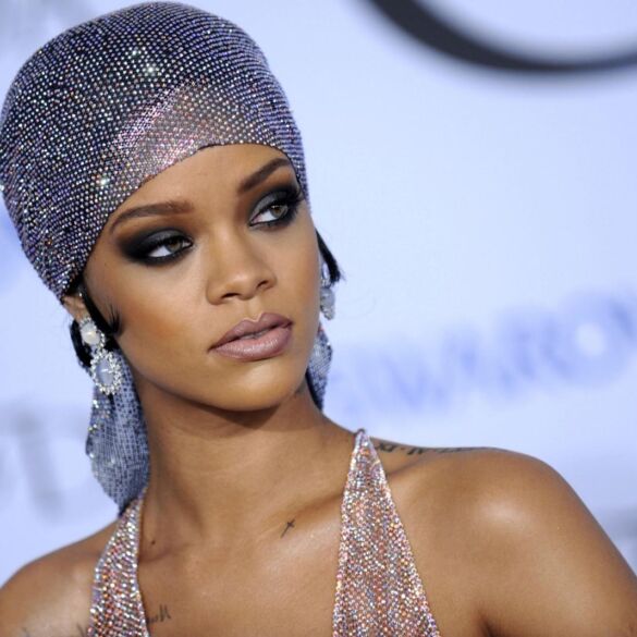 Paskutiniais mėnesiais nėščia Rihanna pademonstravo itin atvirus kadrus: vieni gyrė