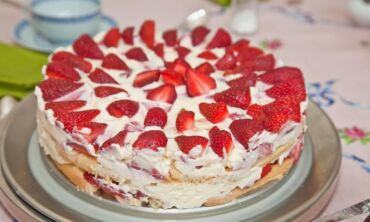 Pats skaniausias nekeptas braškinis tortas
