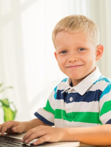 Pavojai internete: ką svarbu nuolat priminti vaikams ir paaugliams