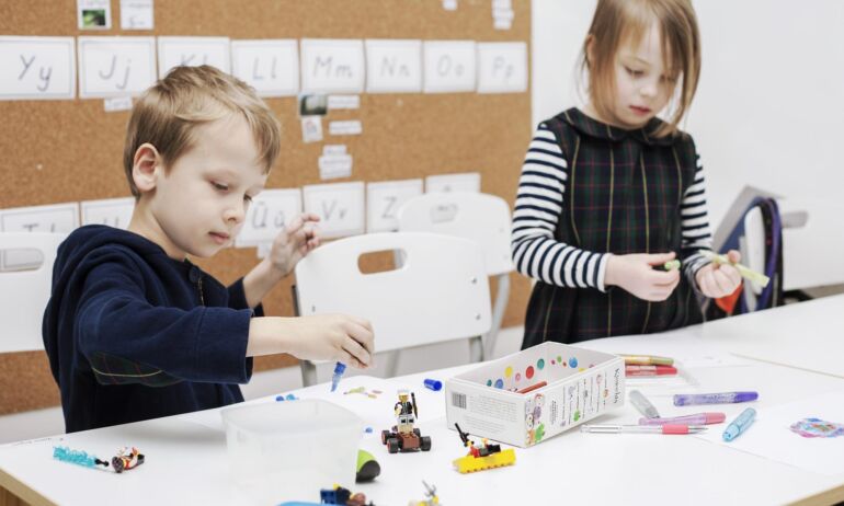 Pedagogė: mokykla turi ne kimšti vaikui žinių