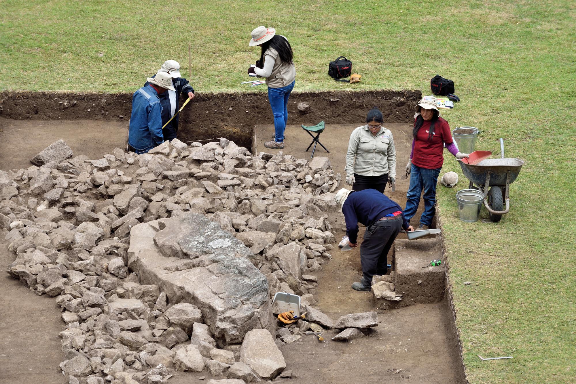 Peru archeologai rado šešių vaikų