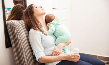 Pervargusi mama: psichoterapeutė įvardija karštuosius taškus
