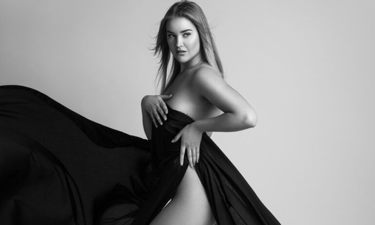 Pirmagimio laukiasi plius dydžio modelis Paulina Galkontaitė