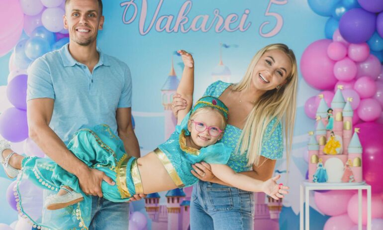 Pirmasis Eglės Straleckaitės dukrelės jubiliejus – mergaitei yra svarbesnių dalykų už dovanas