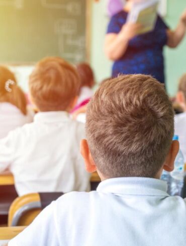 Po Vyriausybės sprendimo dalis pradinukų galės grįžti į mokyklas: premjerė sako