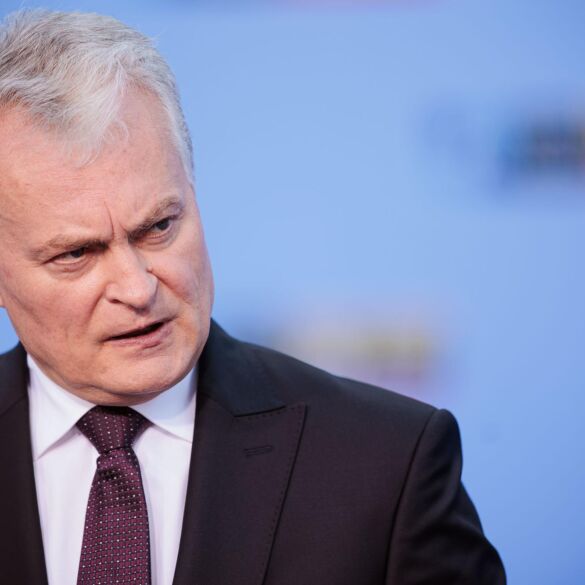 Prezidentas jauniesiems mokytojams: mokykla kuria meilės Lietuvai pagrindus
