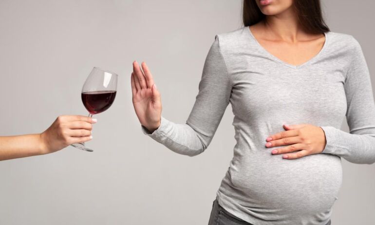 Priklausomybių ekspertas: nėščiajai nėra saugios alkoholio dozės 