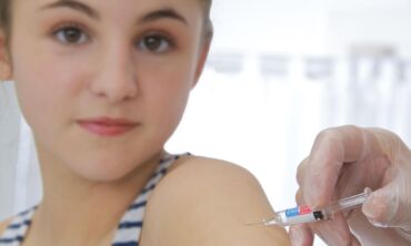 Prof. V. Usonis - apie siūlymą nepriimti neskiepytų vaikų į darželius