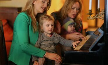 Rūta Ščiogolevaitė parodė mažiausiuosius vaikus – Anabelę ir Aroną
